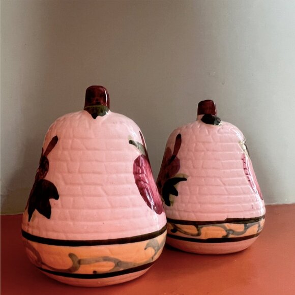 Vintage Handpainted Pear Shaped Salt & Pepper Shakers with Apples & Grapes - Picture 5 of 9